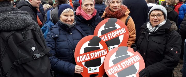 AsF-Frauen protestieren gegen das Kraftwerk Datteln 4